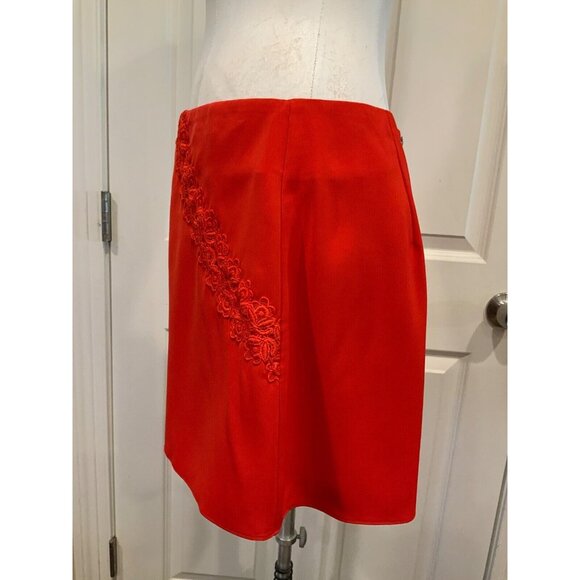 NBD x NAVEN Red Floral Appliqué Zip-Up Short Shorts, Size M - Picture 3 of 7